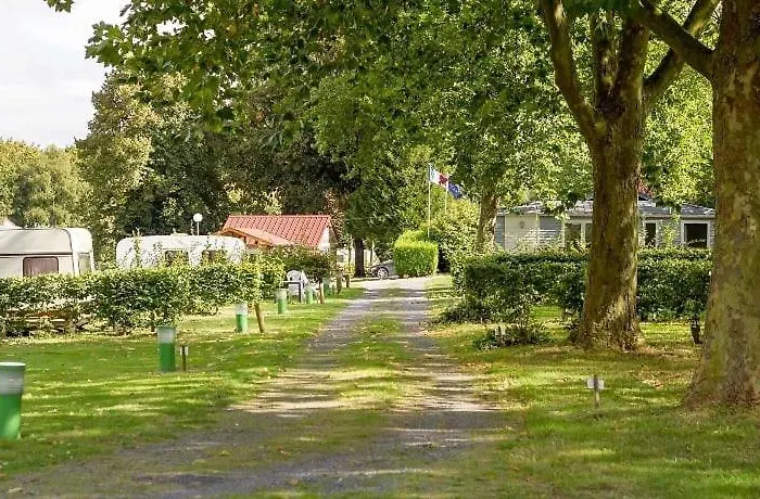 Les Insolites Du Brochet מלון דירות Péronne